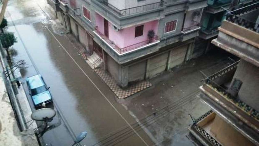 محافظ الشرقية يتابع أعمال شفط تجمعات مياه الأمطار من الشوارع