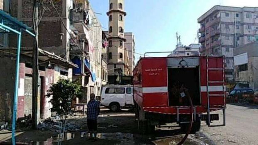 بالصور- السيطرة على حريق محدود بـ"بدروم" عقار غرب الإسكندرية