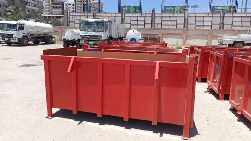 تصنيع ماكينة الـ« إنترلوك» لرصف الطرق و10 حاويات لجمع القمامة بكفر الشيخ 