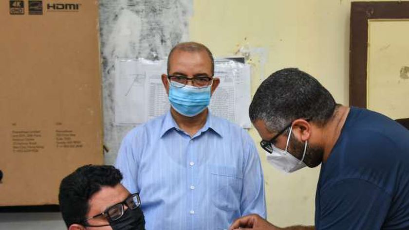 صورة تطعيم 350 معلما ومعلمة بلقاح كورونا في «بورفؤاد التعليمية» ببورسعيد – المحافظات
