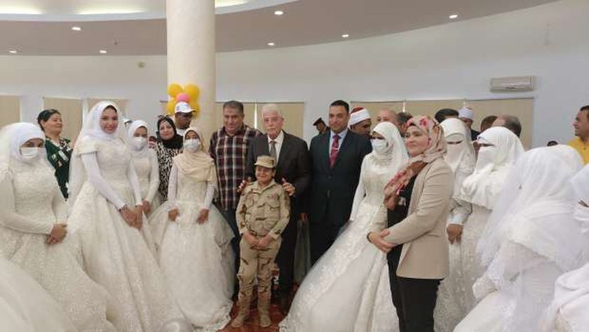 حقل زفاف جماعي للعرايس بطور سيناء