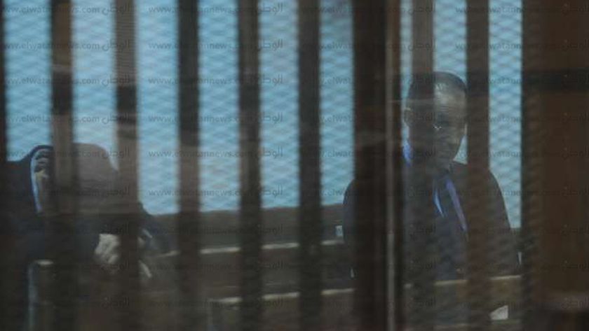 علاء وجمال مبارك في إحدى جلسات محاكمتهما