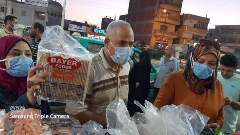 صورة ضبط 120 ألف عبوة وجبة سريعة التحضير داخل مصنع دون ترخيص بطنطا – المحافظات