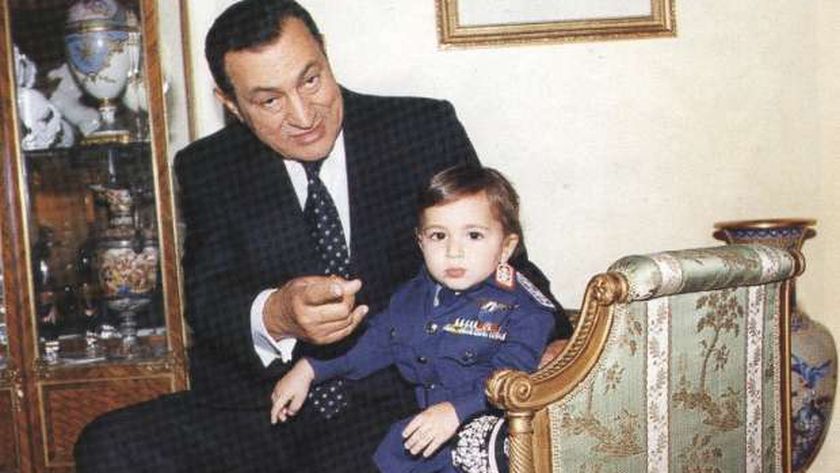 مواطن ينعى حفيد مبارك في ذكراه الثامنة على صفحة وفيات صحيفة قومية