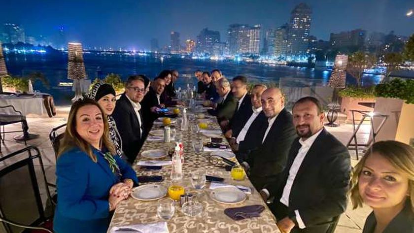 صورة وزير السياحة والآثار يقيم مأدبة عشاء على شرف نظيره الأردني (صور) – مصر