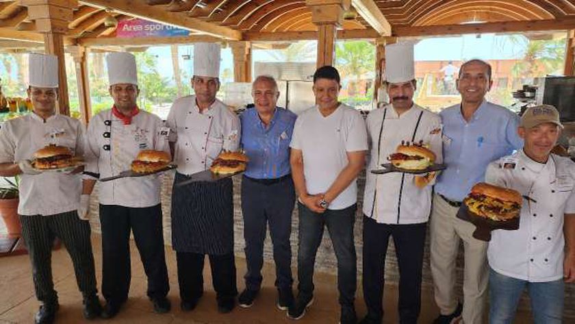 Le festival « Burger » sur les plages de Marsa Alam.  Le plus gros sandwich attire le tourisme – les gouvernorats