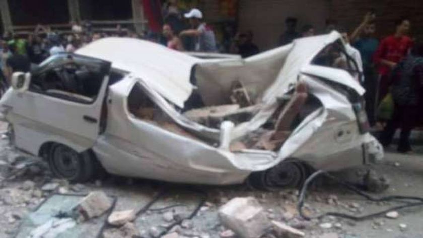 مصرع شخص وتهشم ميكروباص اثر انهيار شرفه منزل شرق الإسكندرية