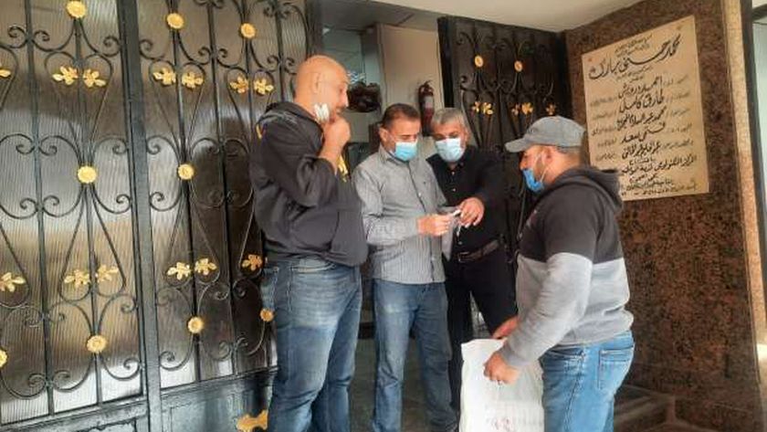 «الجيزة»: دخول المواطنين للمنشآت الحكومية بعد التأكد من حصولهم على لقاح كورونا