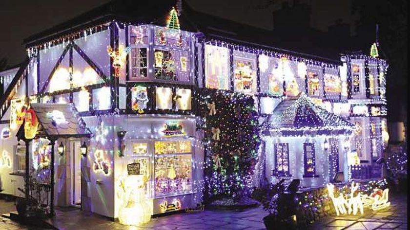 منزل البريطانيين مزيناً بأضواء عيد الميلاد