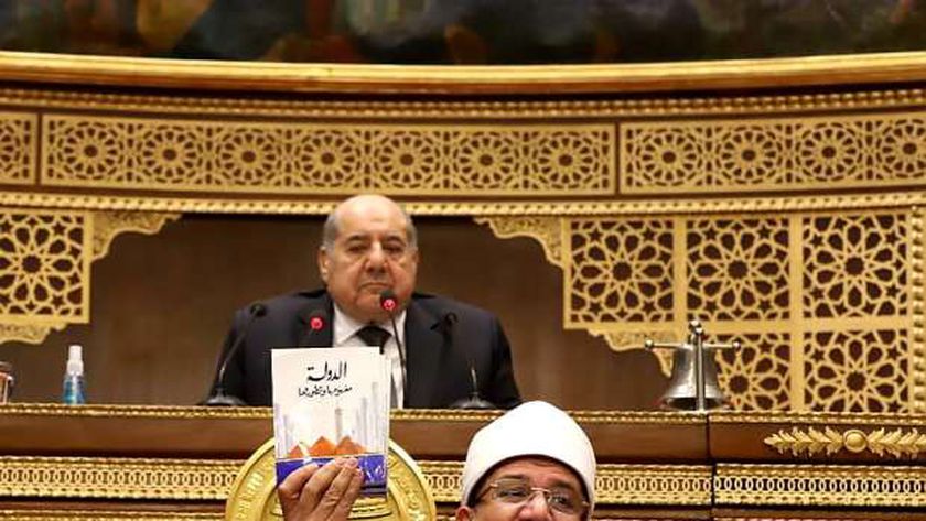 وزير الأوقاف الدكتور محمد مختار جمعه داخل مجلس الشيوخ