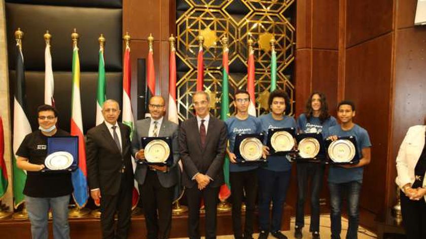تكريم الفريق المصري الفائز بـ4 ميداليات دولية في الأولمبياد الدولي للمعلوماتية
