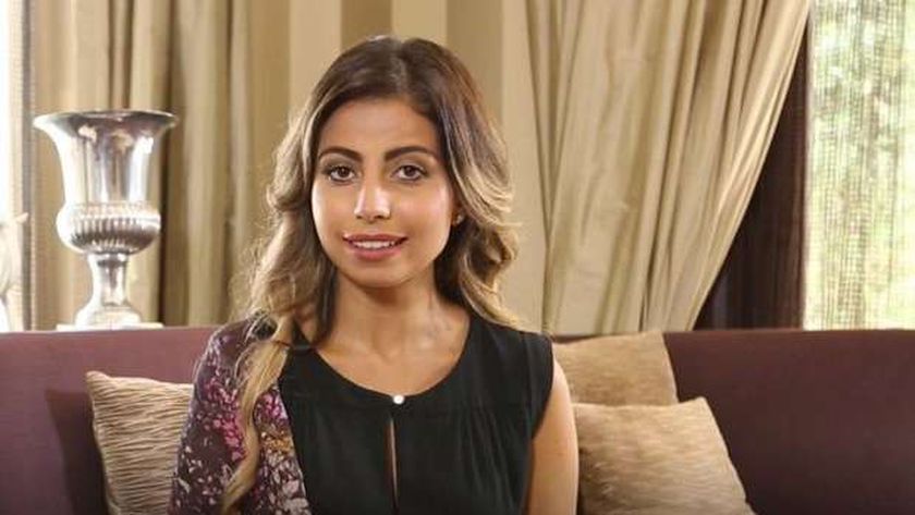بالفيديو| المذيعة سارة مراد تزيل مكياجها على الهواء: لازم أثق في نفسي - فن  - الوطن