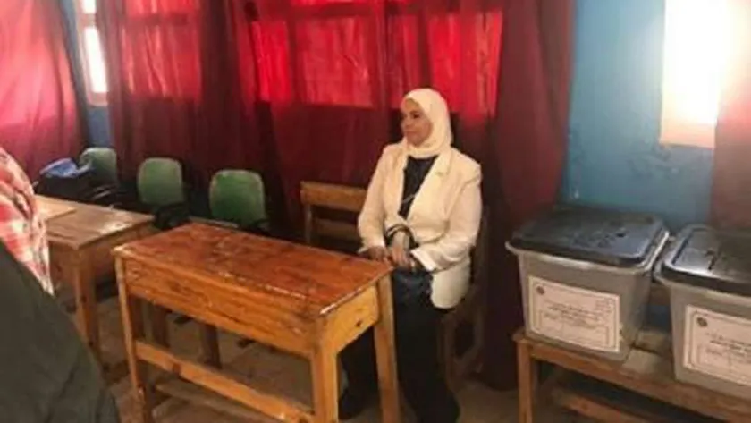 شقيقة السيسي تدلي بصوتها في استفتاء الدستور - مصر - الوطن