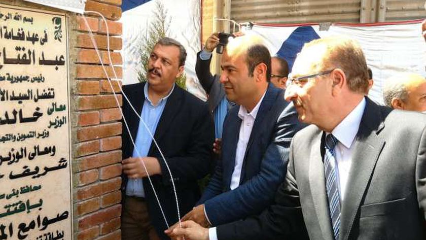وزير التموين خلال افتتاح صومعة ببنى سويف
