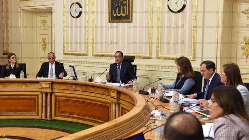 اللجنة الوزارية الاقتصادية تستكمل مناقشة مقترحات خفض الدين العام