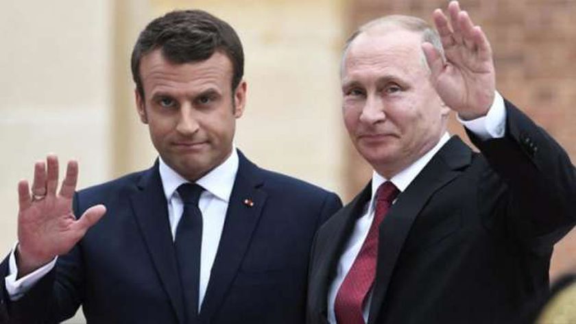 الرئيس الفرنسي ونظيره الروسي