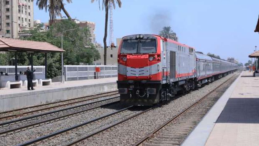 تعديل تركيب بعض قطارات خط «البصيلى - رشيد» لعربات محسنة «تحيا مصر»