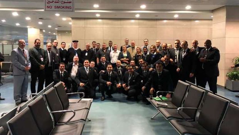 الوفد الأمني الأمريكى يواصل تفقد أجنحة مطار القاهرة الدولي