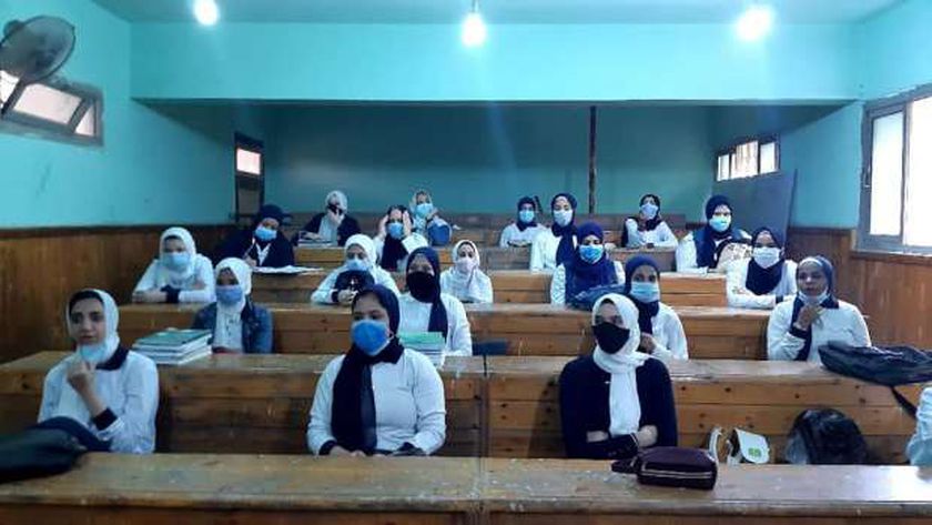 صورة مدرس واقعة «طالبتي الكاتر» بمدرسة المعادي: كان هدفي إنقاذ الموقف – مصر