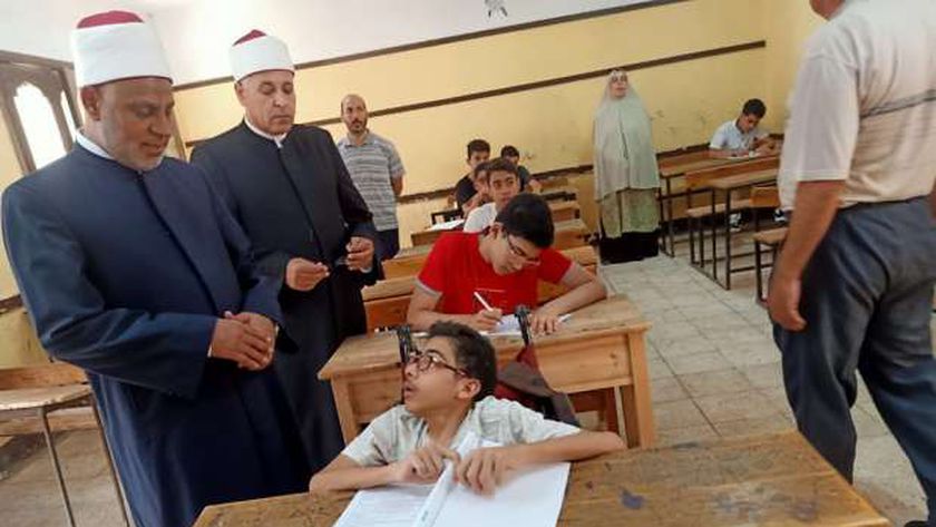 رئيس «شؤون التعليم» يتفقد امتحانات الابتدائية والإعدادية بمنطقة القليوبية الأزهرية – أخبار مصر