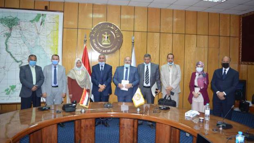 «القاهرة وطرابلس» تبحثان وضع آليات جذب العمالة المصرية لإعادة إعمار ليبيا