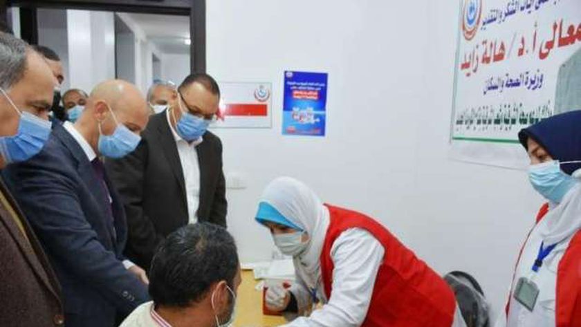 انطلاق فاعليات حملة تطعيم المواطنين بلقاح كورونا  في الشرقية