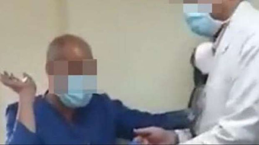 صورة محامٍ: طبيب واقعة «اسجد لكلبي» يواجه جرائم مختلفة أبرزها ازدراء الأديان – مصر