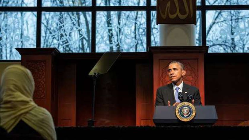 صورة أوباما يعود لمخاطبة المسلمين ببرنامج يومي في رمضان.. يذاع في 86 دولة – العرب والعالم