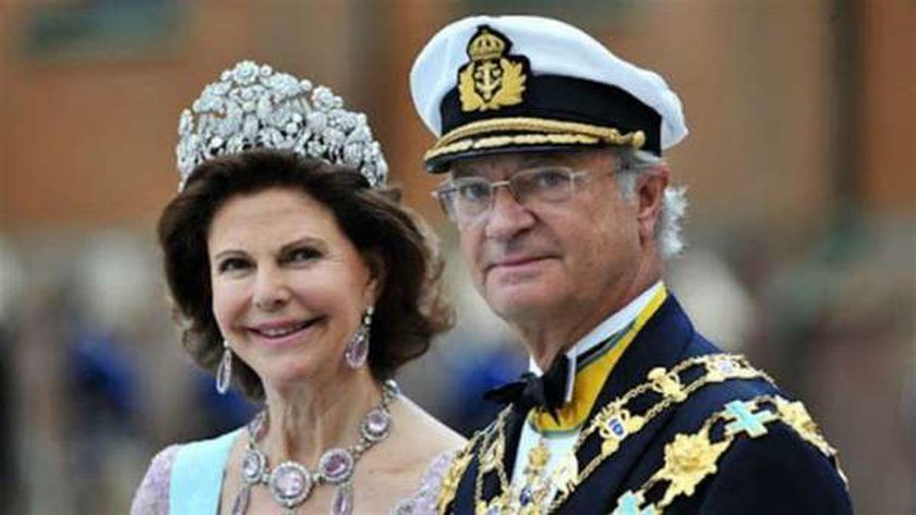 كورونا يصل لملك وملكة السويد