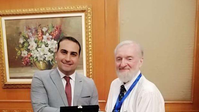 الدكتور "محمد العيسوى" بعلوم طنطا يحصل علي جائزة OBADA العالمية