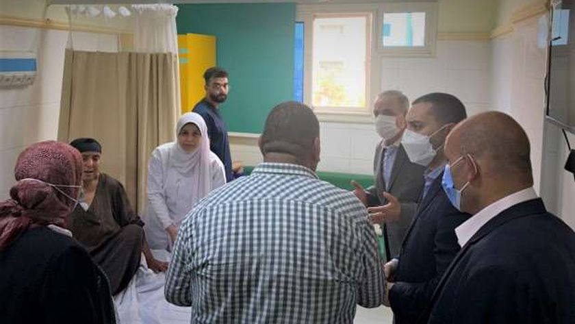 المحافظ يتابع حالة المرضى بمستشفى كفر الشيخ العام