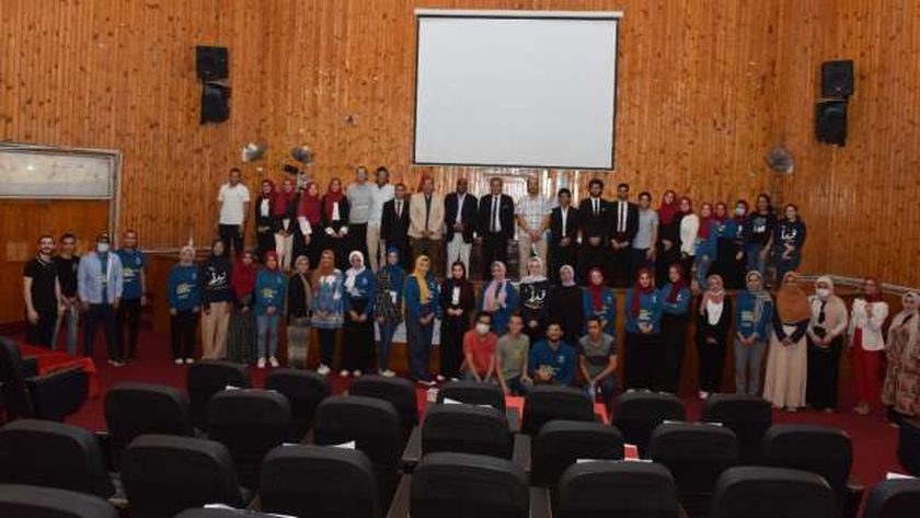 الاتحاد المصري لطلاب الصيدلة بجامعة سوهاج يختتم فعالياته السنوية
