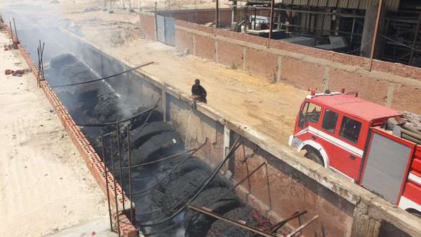 انتداب المعمل الجنائي لتحديد سبب حريق مصنع العاشر من رمضان