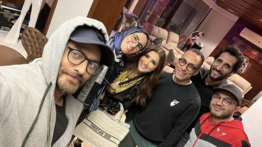 تامر حسني يعلن انضمام مي عمر لفيلم «تاج»