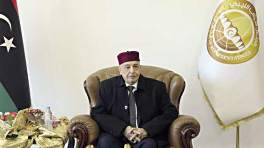 عقيلة صالح، رئيس البرلمان الليبي، يتقدم بأوراق ترشحه لمفوضية الانتخابات