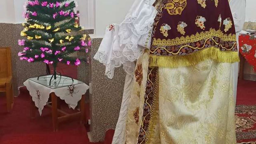 صورة تعقيم وتطهير كنيسة الكاثوليك في احتفالات الكريسماس بالغردقة – المحافظات