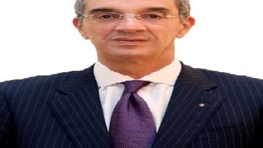 الدكتور عمرو طلعت وزير الاتصالات