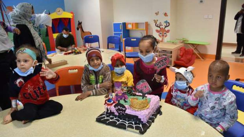 الاحتفال باول  عيد ميلاد بمستشفي سرطان الاطفال في الاقصر
