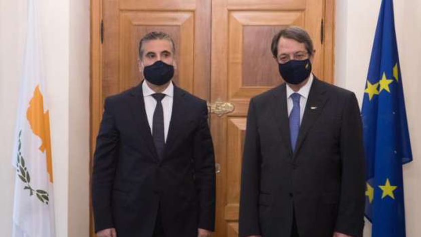 رئيس قبرص مع السفير المصرى الجديد أثناء تسلمه أوراق اعتماده