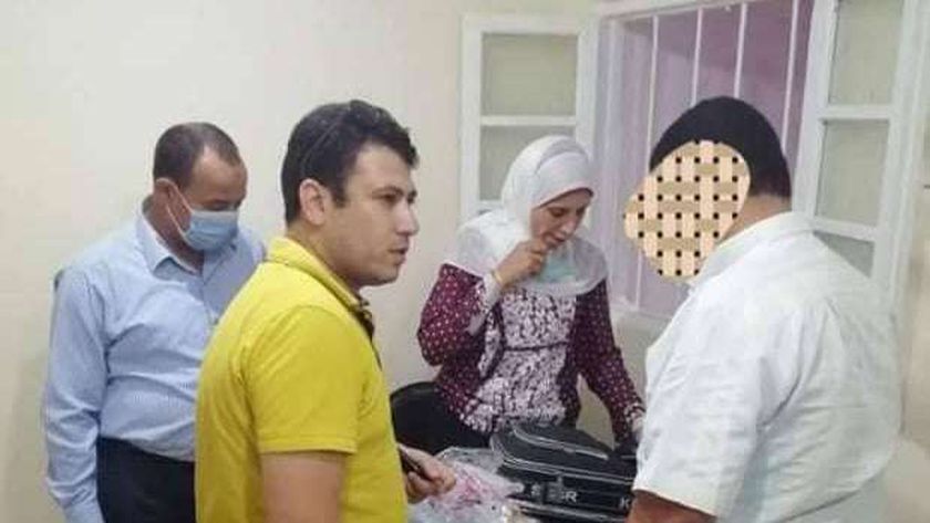 القبض على مدرس لانتحاله صفة طبيب في كفر الشيخ