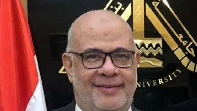الدكتور احمد يوسف