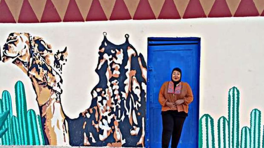 سارة رجب رسامة الإسكندرية في جنوب سيناء