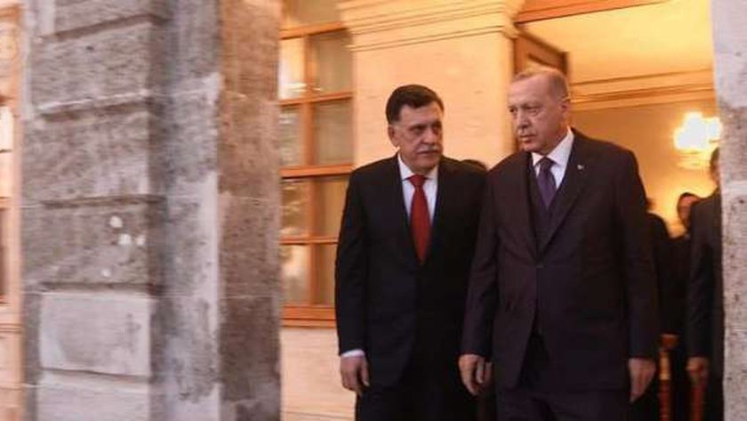 الرئيس التركي رجب طيب أردوغان ورئيس حكومة الوفاق فايز السراج