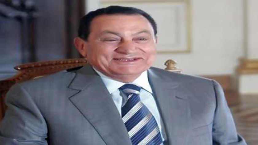 صورة «أكل بطيخة كاملة».. شرط مبارك لحصول مصطفى الفقي على إجازة – مصر