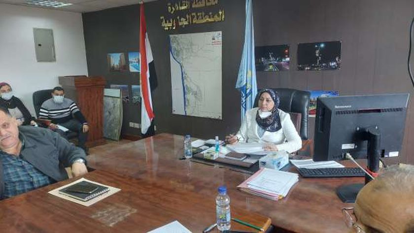 نائب محافظ  القاهرة تناقش الخطة الاستثمارية