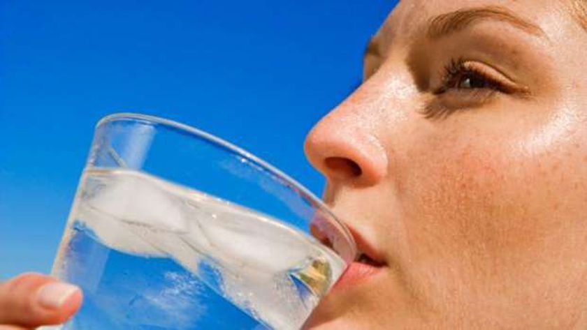 أهمية شرب المياه للإنسان