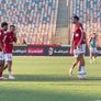 بالوقوف على الكرة.. رضا سليم يستعرض مهاراته أمام لاعبي الأهلي